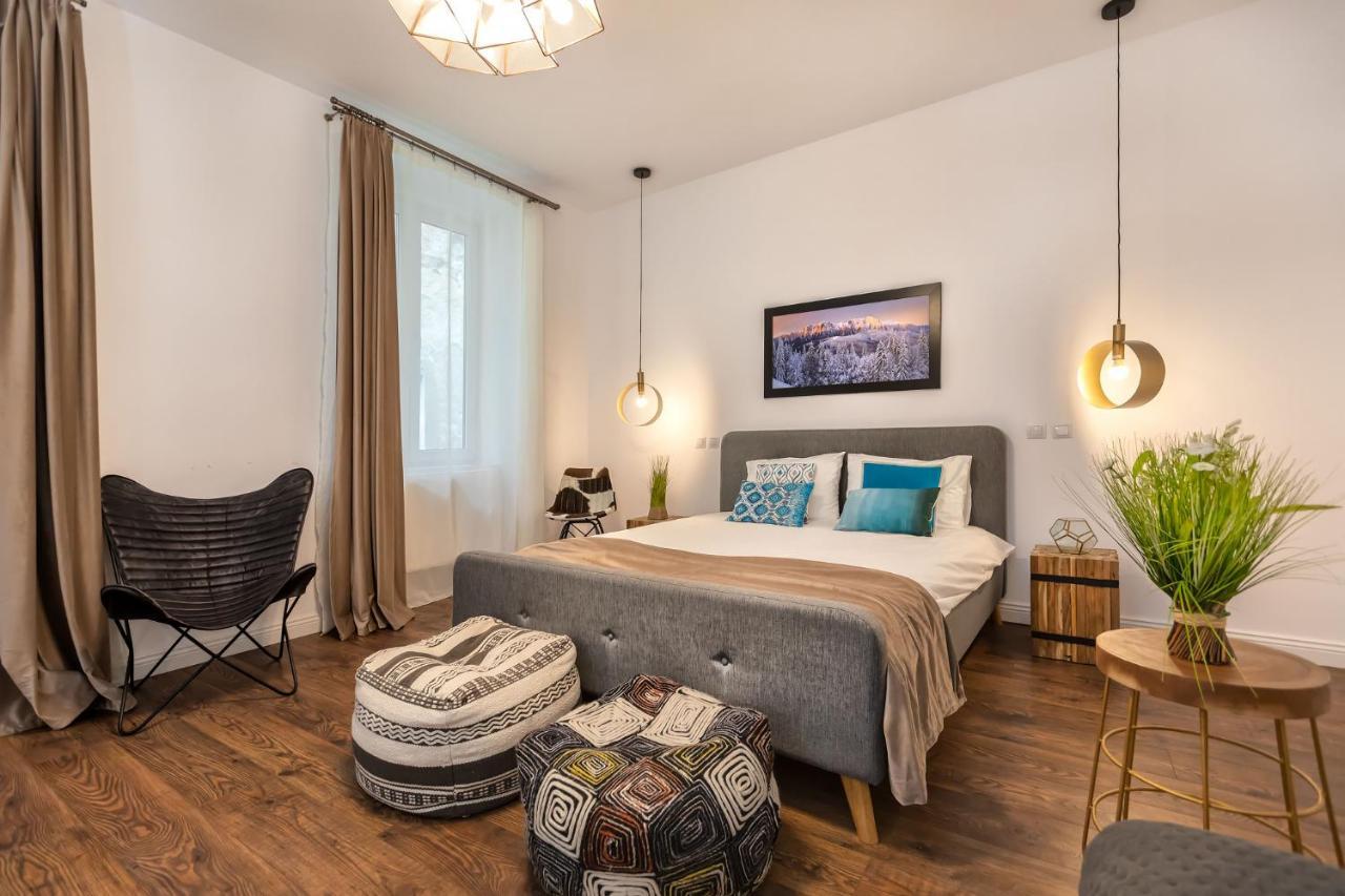 Venice Boutique Aparthotel Braşov Eksteriør billede